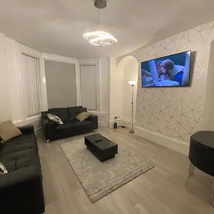 Heaton Park Road Professional Lets Apartment